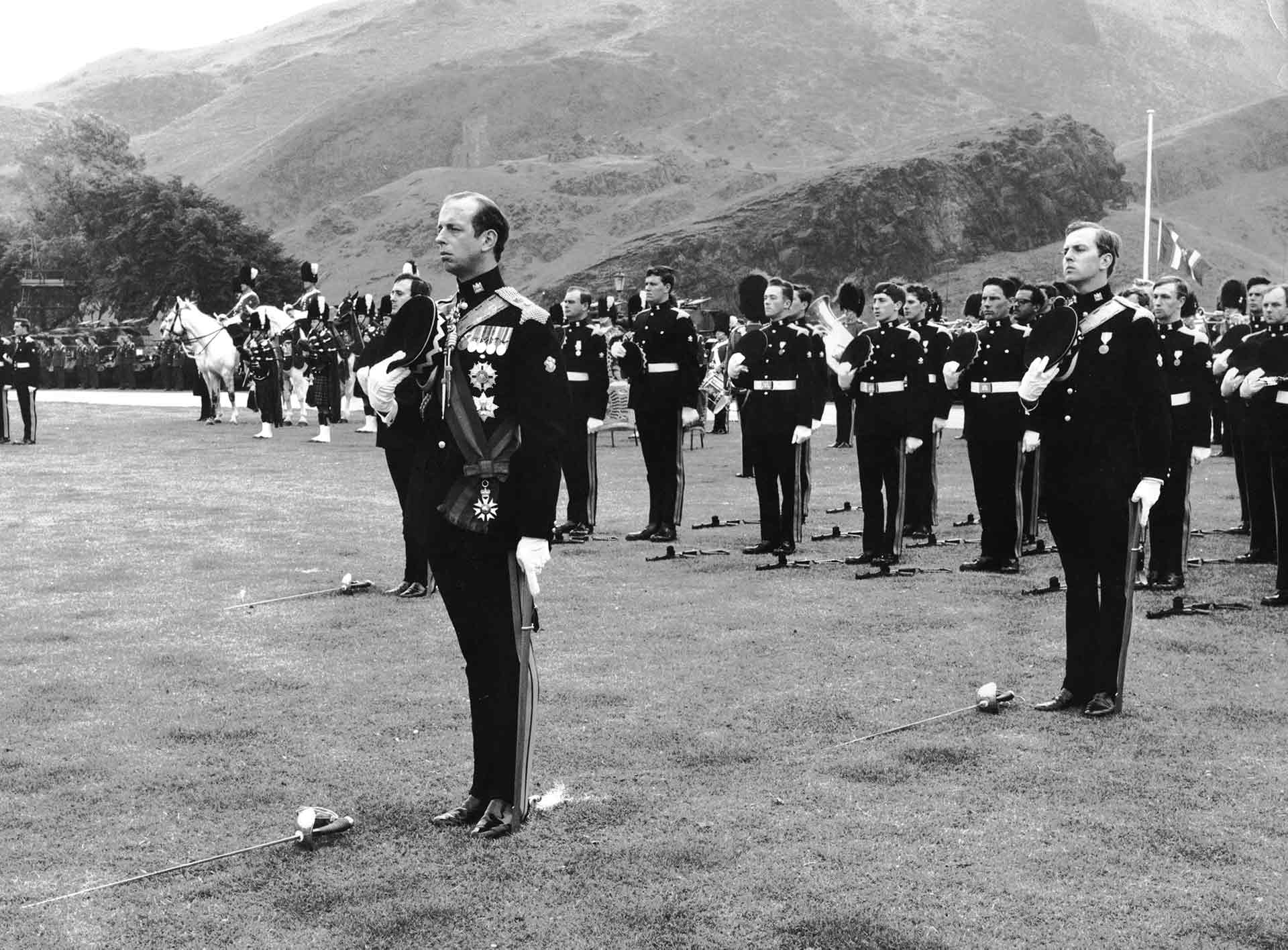 The Royal Scots Dragoon Guards THE ROYAL SCOTS DRAGOON GUARDS