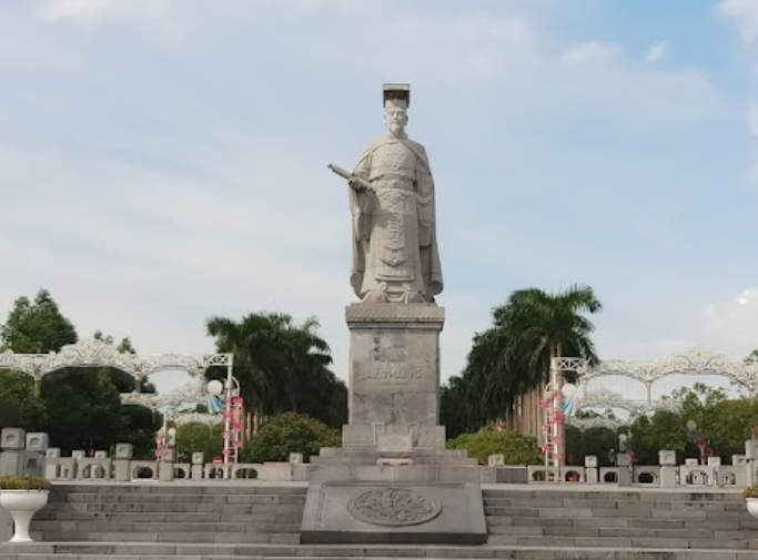 Tượng đài Lý Thái Tổ Bắc Ninh