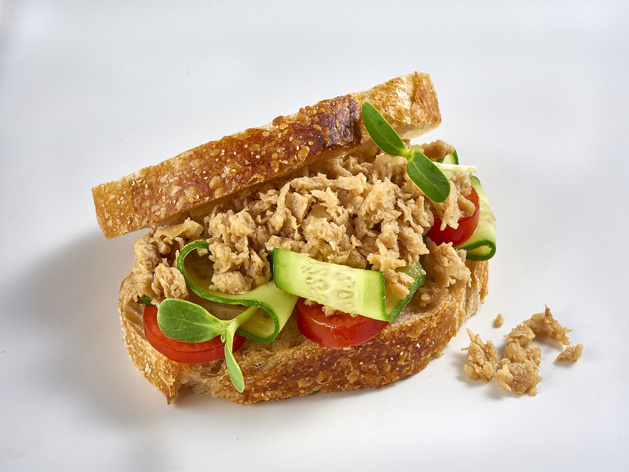 Food-tech start-up Vgarden creates clean-label, flaky tinned tuna using plant protein
