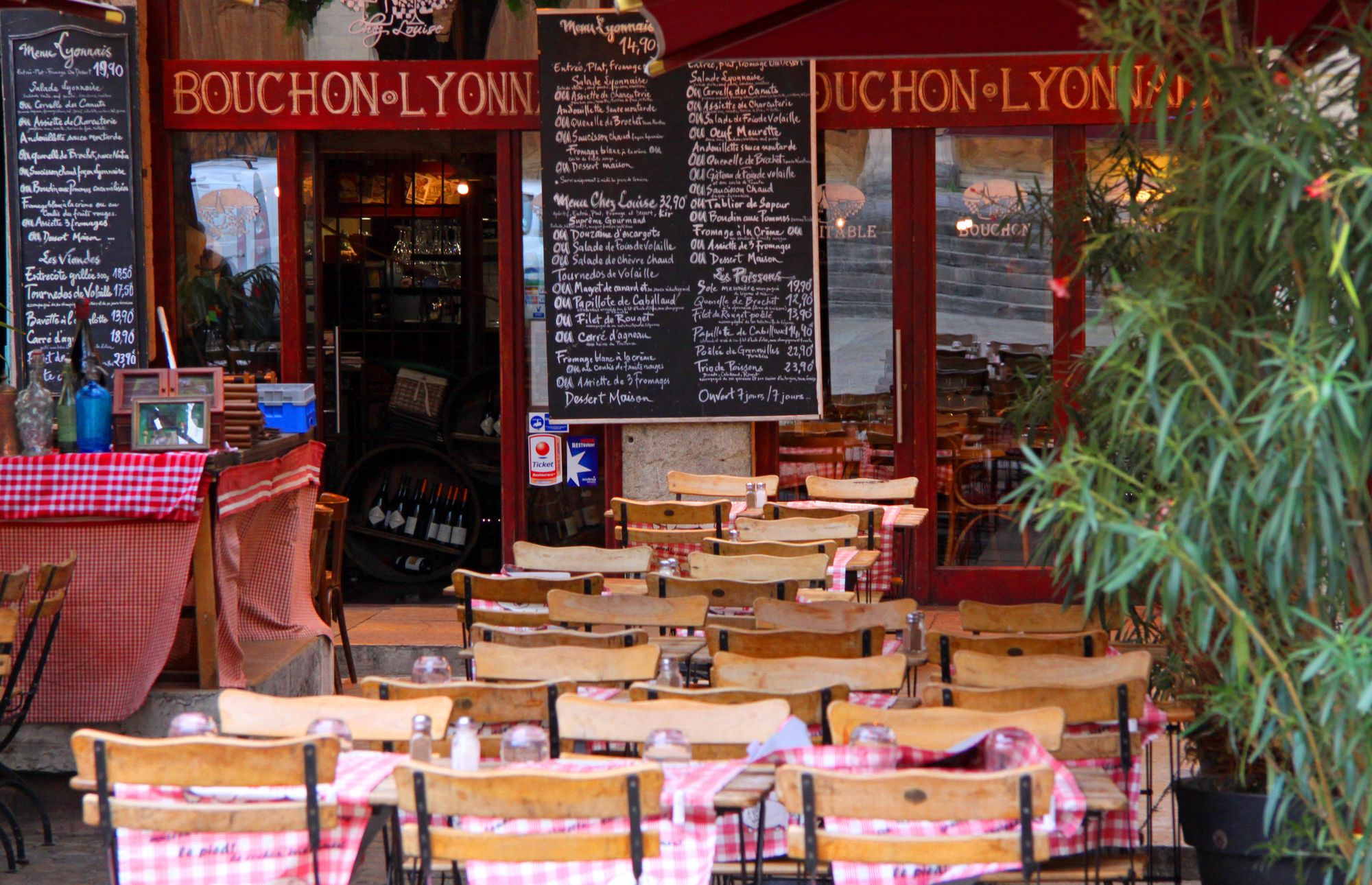 Qu’estce qu’un vrai bouchon lyonnais ? Le Petit Paumé