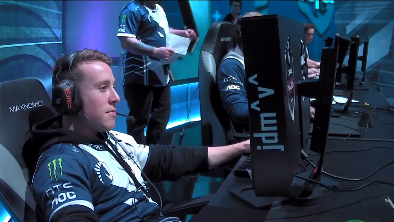 CSGO Esport Sitting