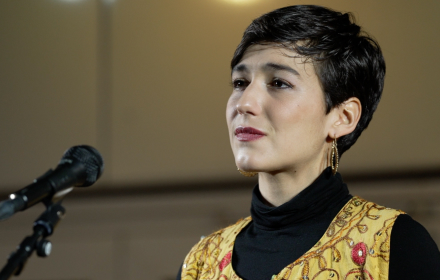 Photograph of Clara Barbier Serrano singing at Hayy Jameel in Jeddah, Saudi Arabia on 22 January 2022