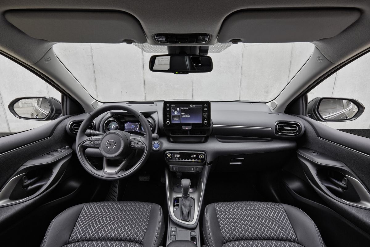 Mazda 2 Hybrid interieur