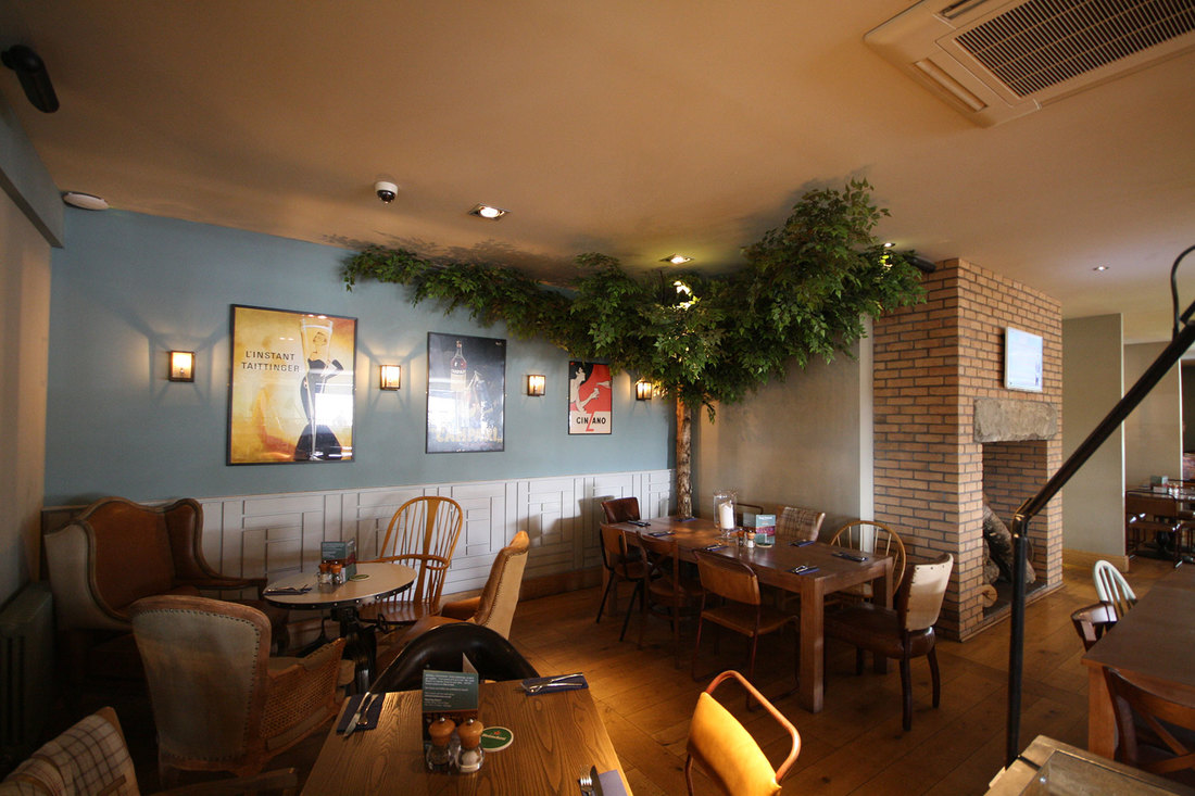 Bespoke Artificial Corner and Leaning Trees Design Example