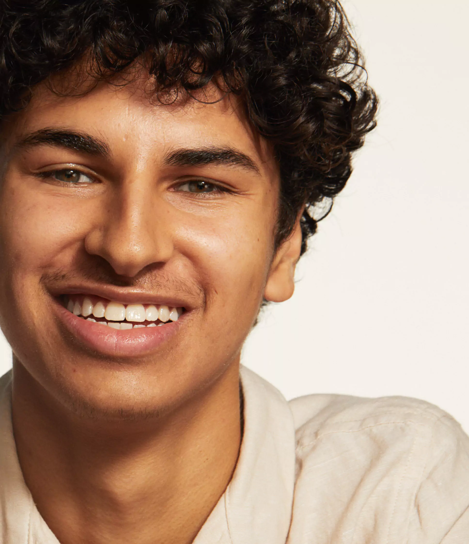 7 Best Body Sprays For Men To Stay Fresh All Day Long Tira