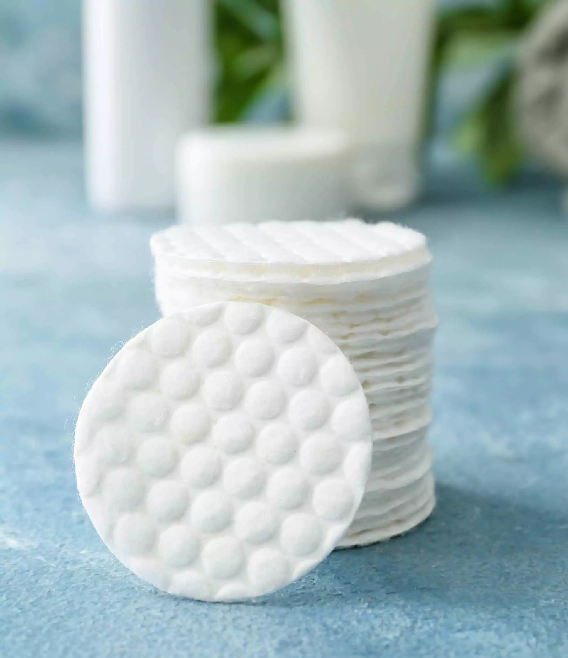 How to use face wipes the right way?