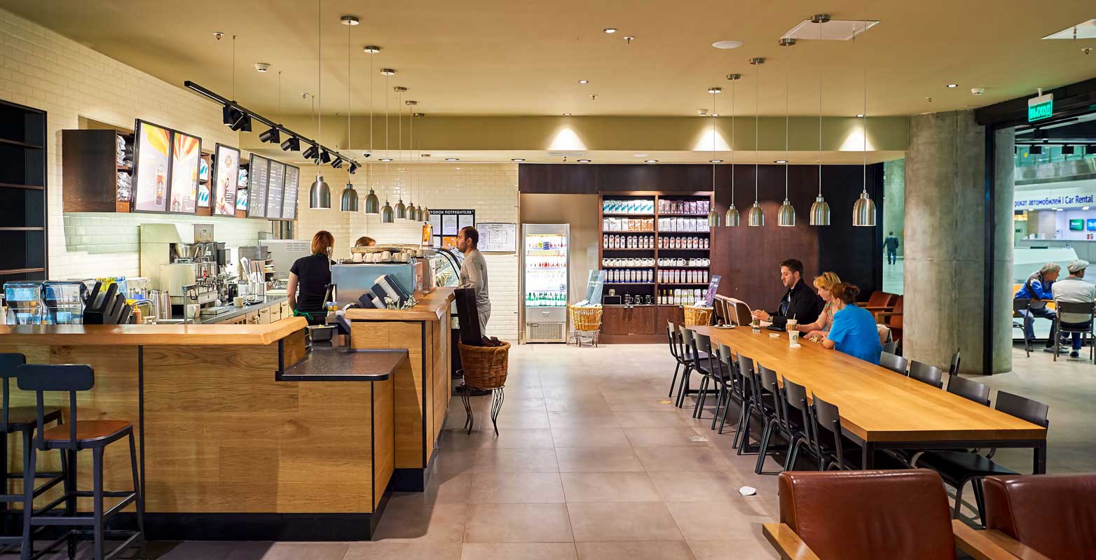 Foto de clientes em uma grande rede de restaurantes