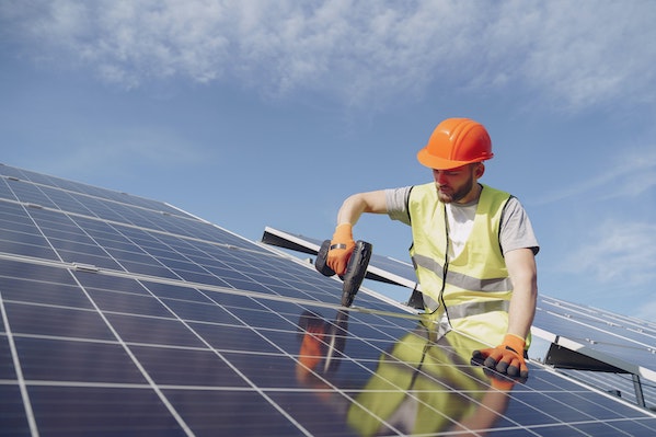 production d'énergie solaire avec panneaux solaires