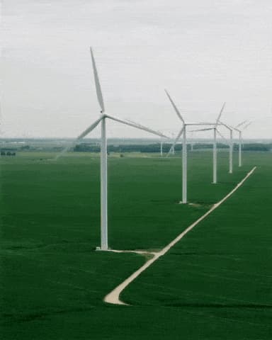 des éoliennes tournent