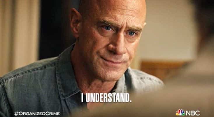 un homme à l'air touché et dis "I understand"