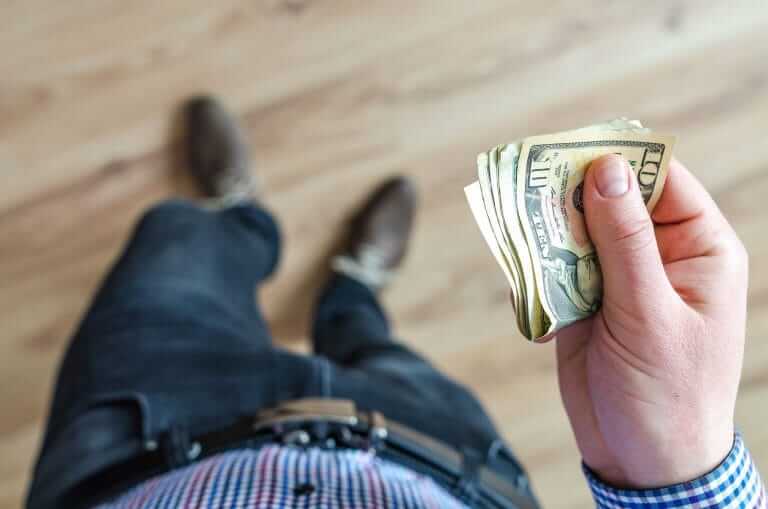 how much is a loyal customer worth