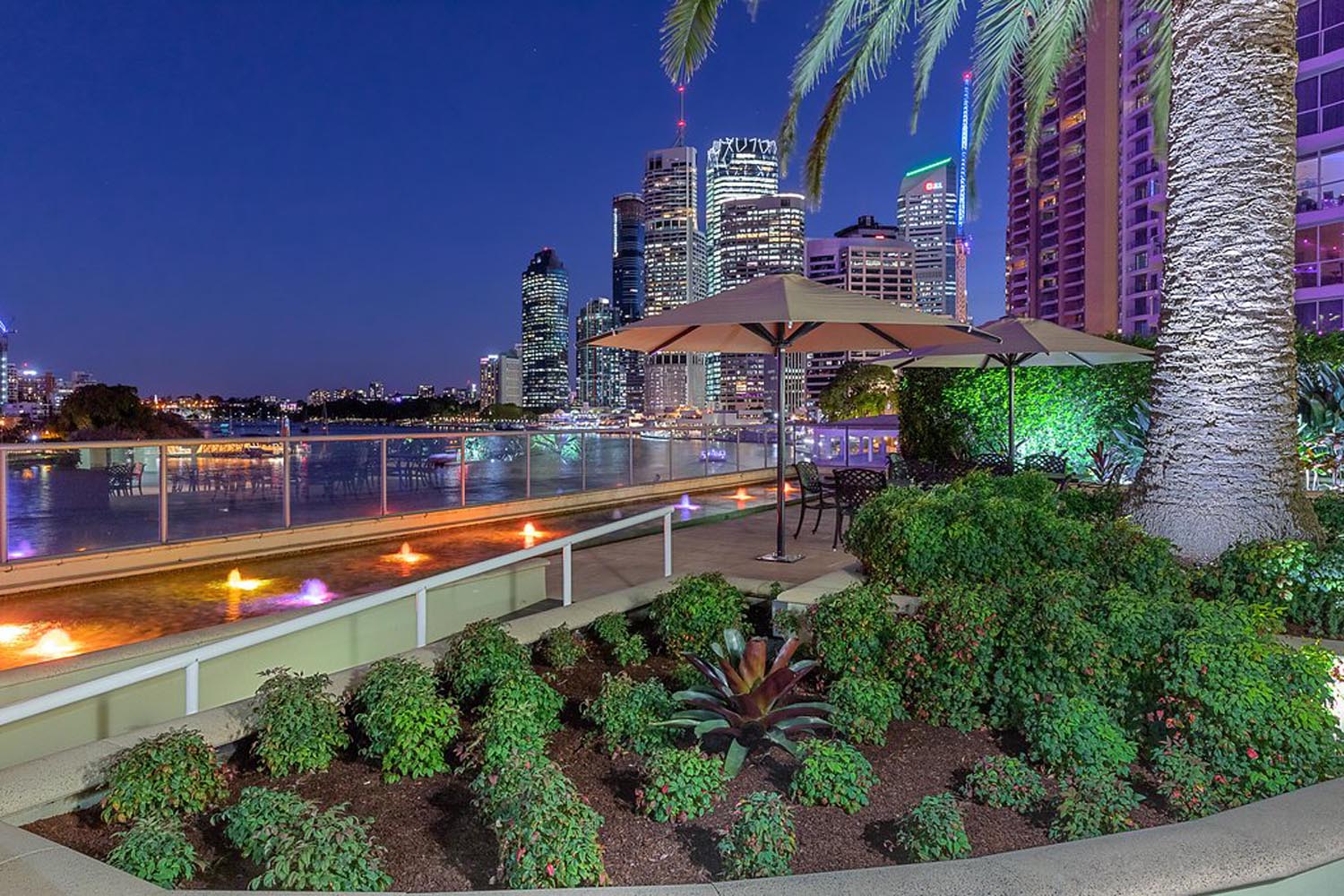 Riverplace Apartments Brooke's Blooms