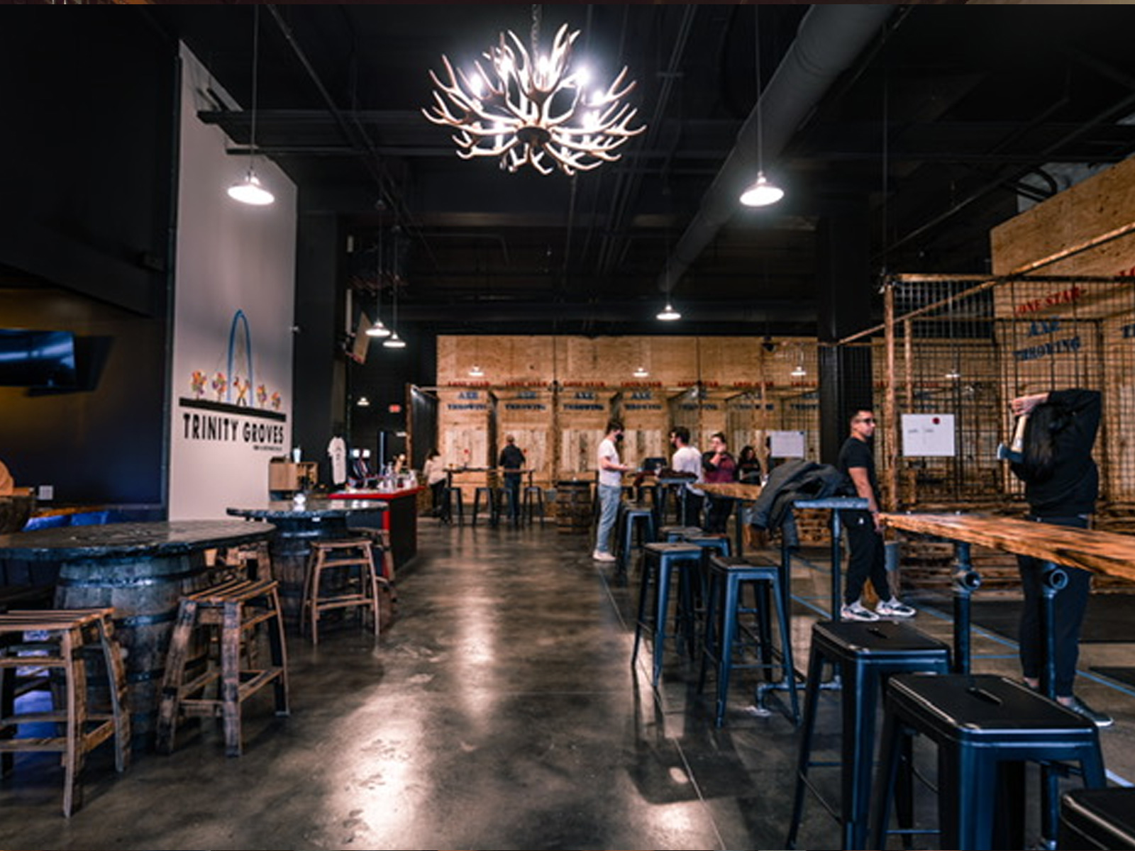 Lone Star Axe Throwing | Book Your Axe Throwing Event In Texas - Axethrow