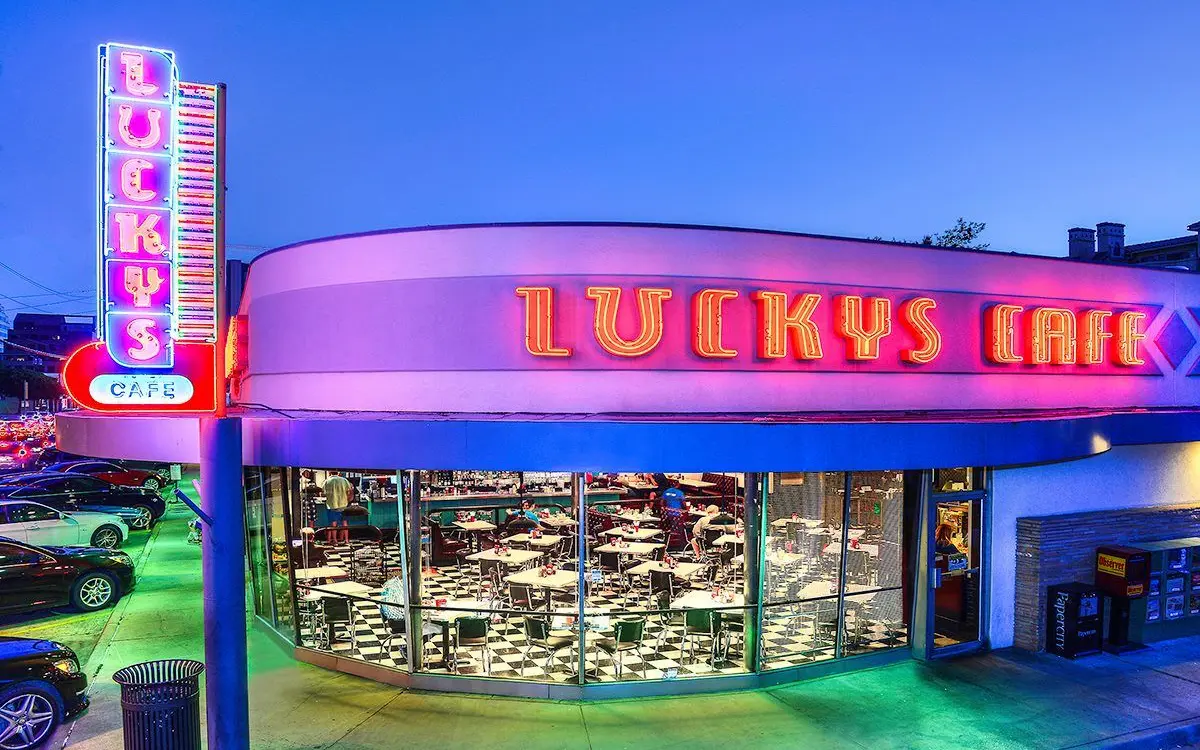 Luckys Café