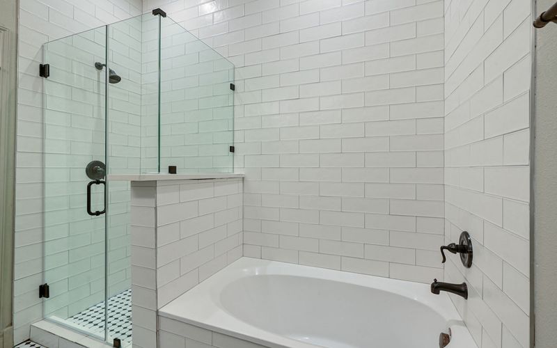 The Top 9 Apartments With WalkIn Showers in Houston Lighthouse