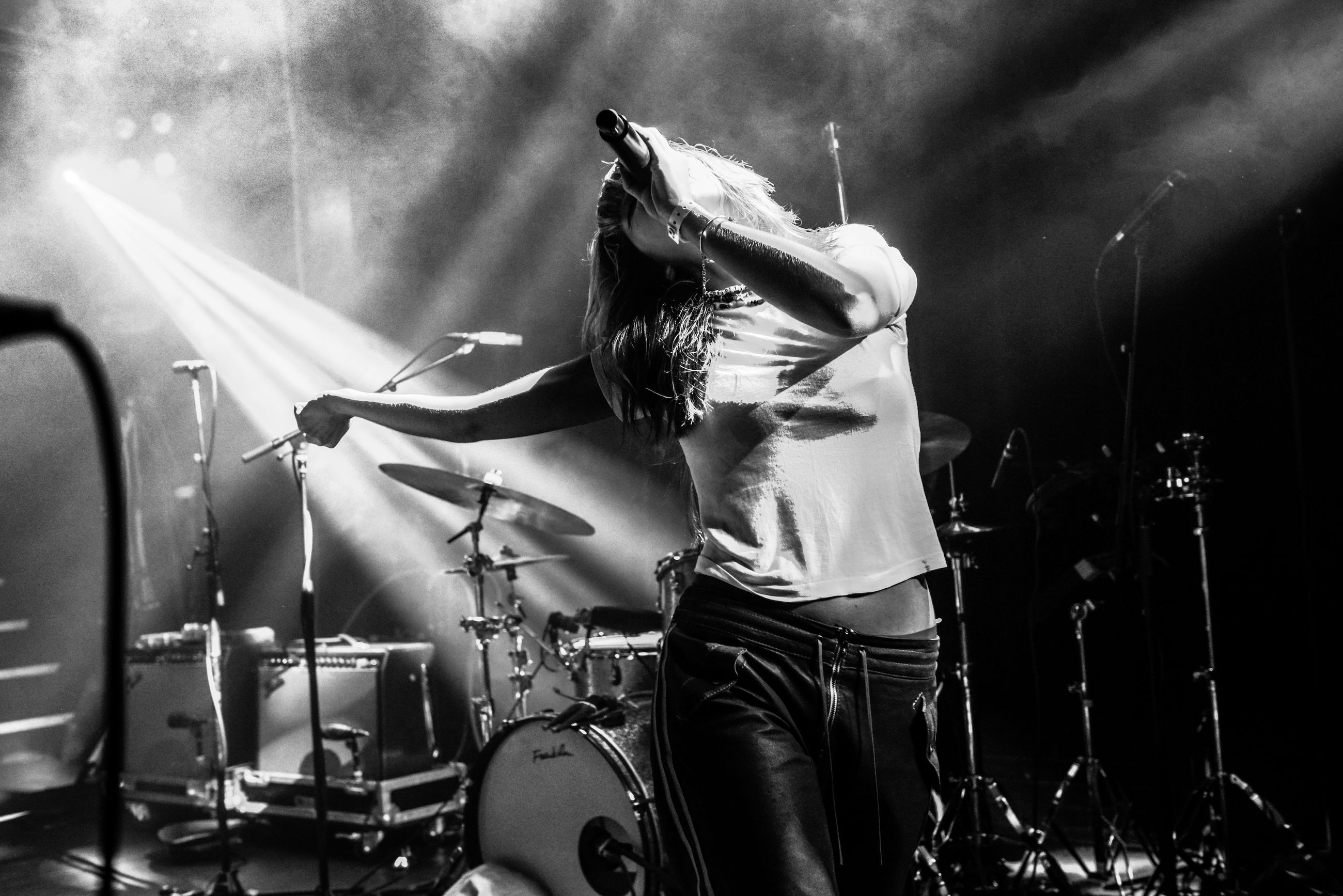 Dora Jar Troubadour Los Angeles Show