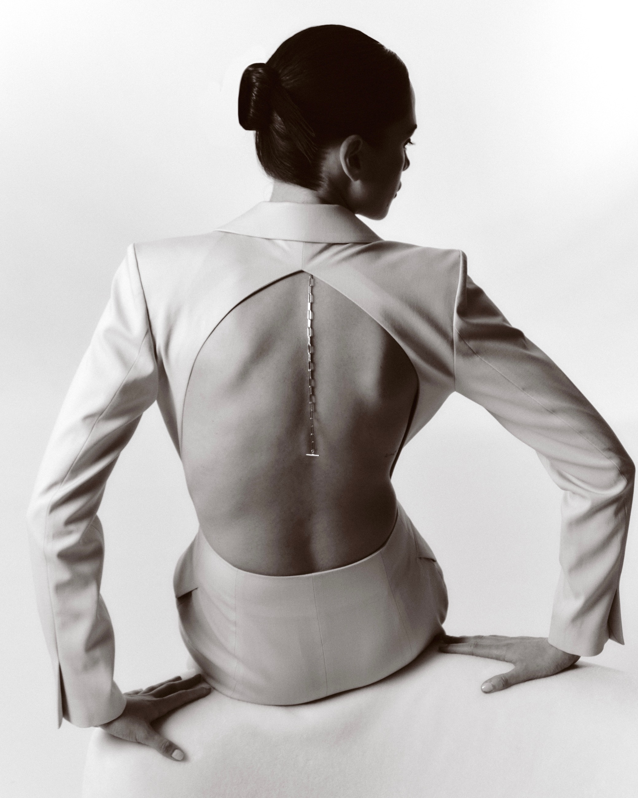 Antheia: An Ode to Femininity