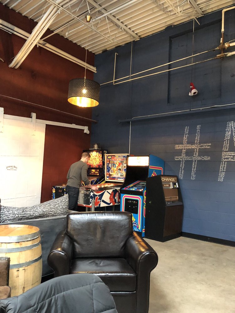 broken clock brewing pinball brewery arcade minneapolis mn