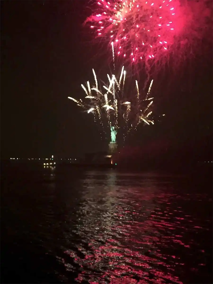 Cloud 9 IV NYC Yacht New Years Eve 2023