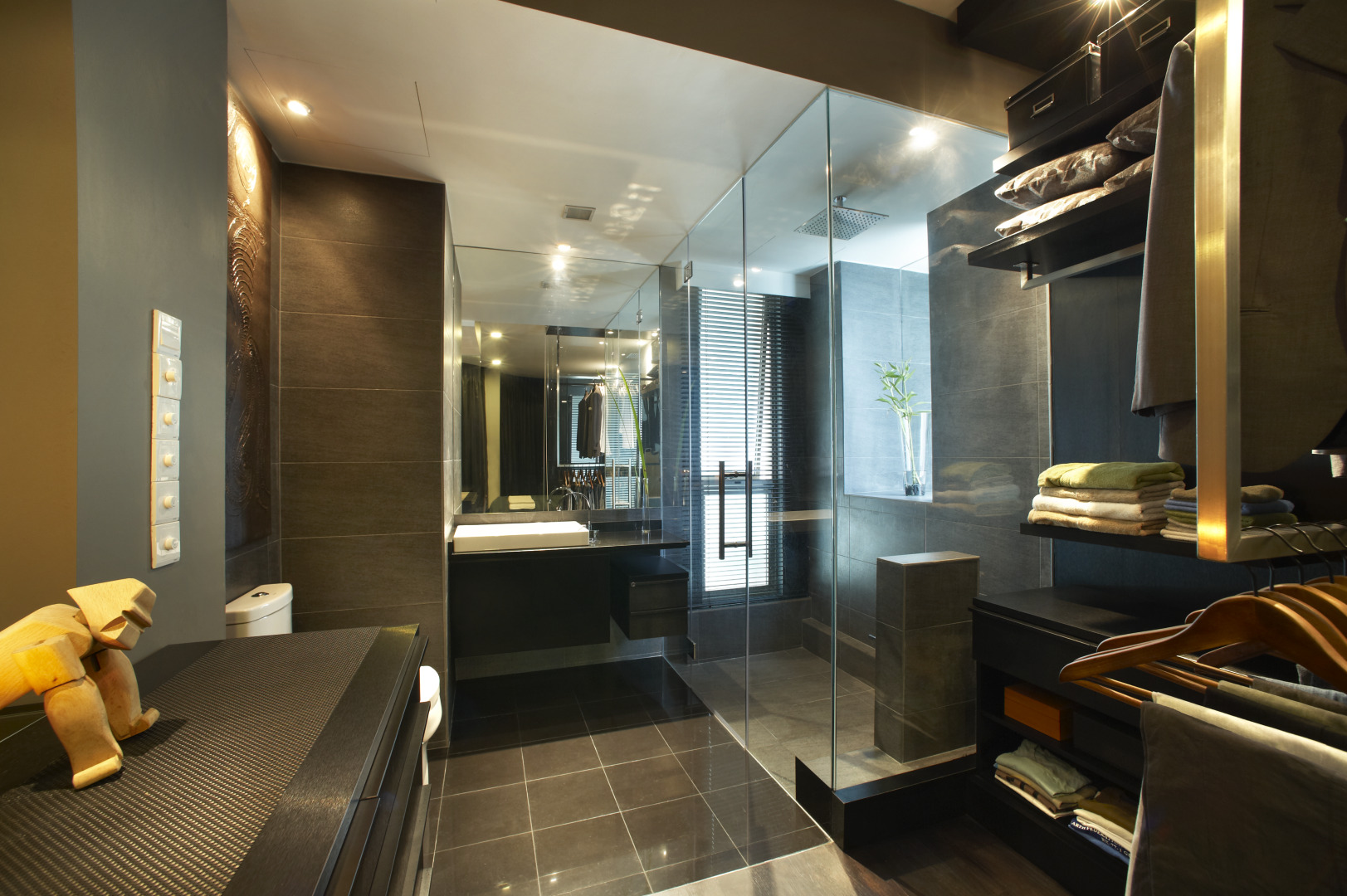 Project: 20 Amaryllis Ville (Contemporary, Mono, Hotel Inspired ...