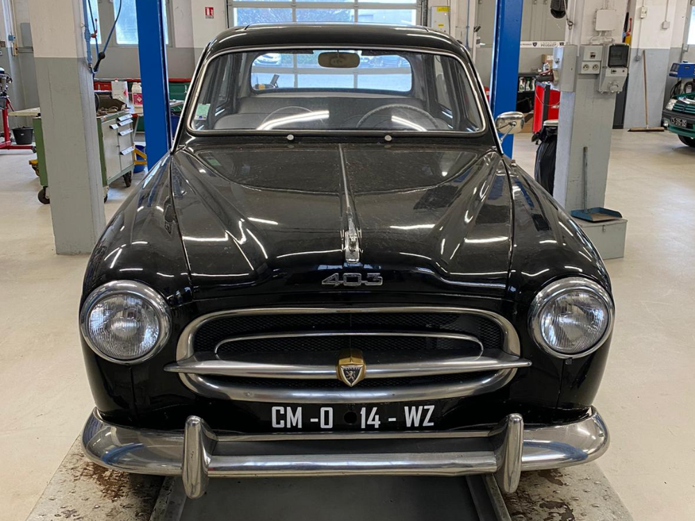 Peugeot 403, une populaire pour s'attaquer au Tour Auto