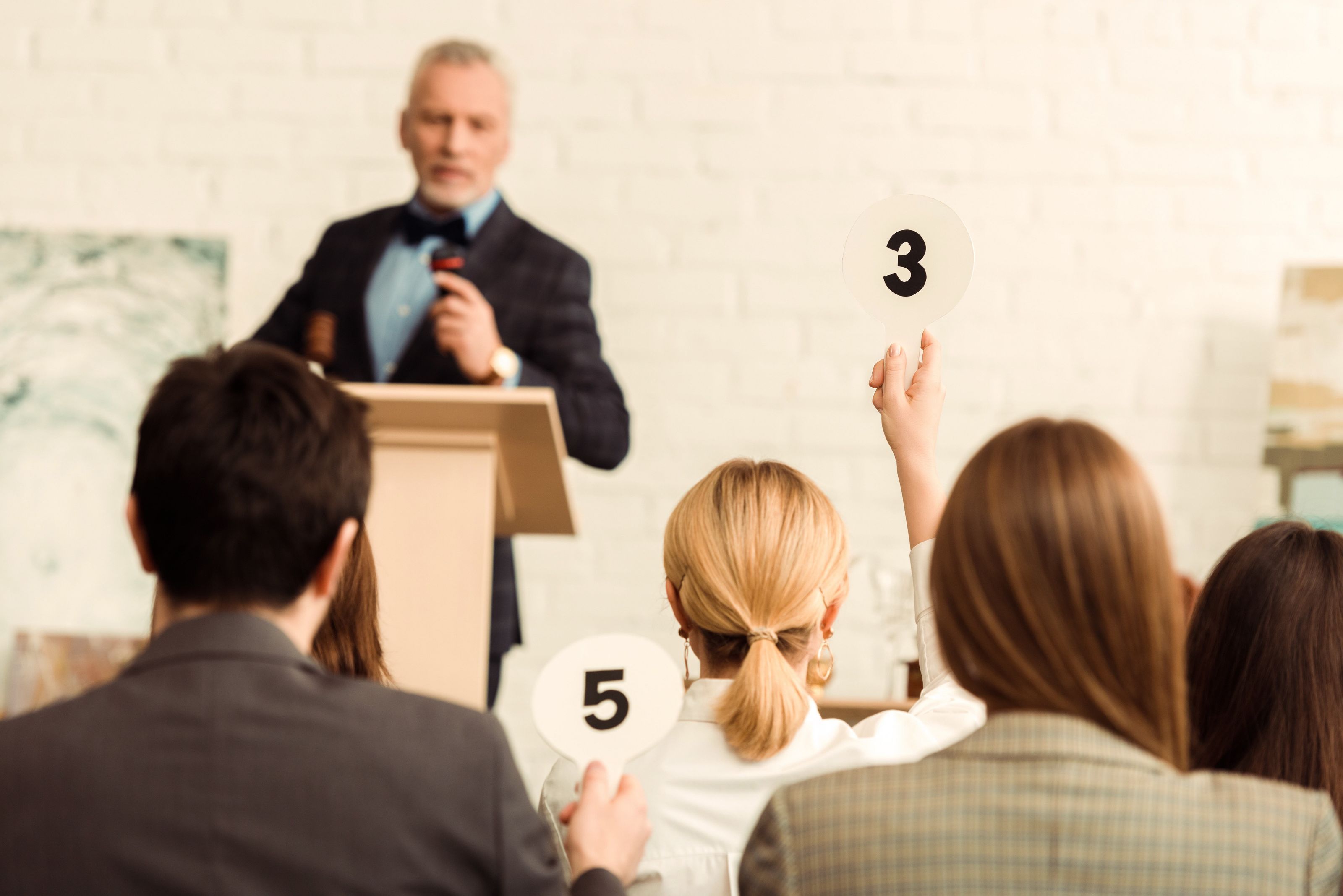 How to Have a Successful Paddle Raise at Your Fundraising Event Event