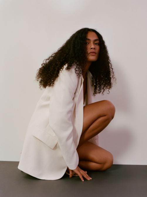 Aritzia Apparel Review [2023] Clothing Worth Your Money?