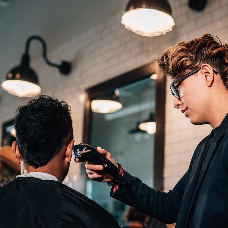 Henley's Gentlemen's Grooming - Mens Grooming Barbershop